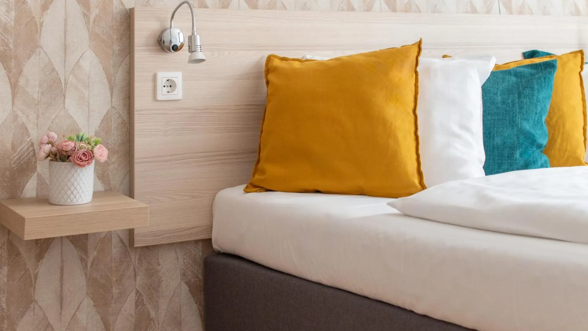 Mono Residence With Free Parking Budapest Hungary